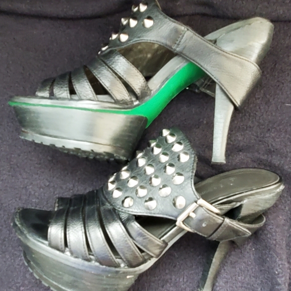 Lisa Donald J Pliner sandals - Picture 4 of 5